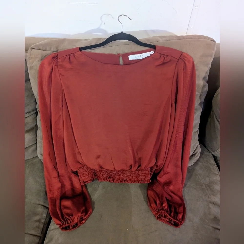Astr Brown and Red Puff Sleeve Blouse Relaxed Smocked
